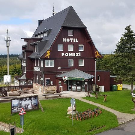 Hotel A Restaurace Pomezi Cinovec Ngoại thất bức ảnh